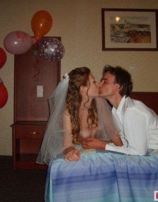 Русские невесты немного развратничают в день свадьбы